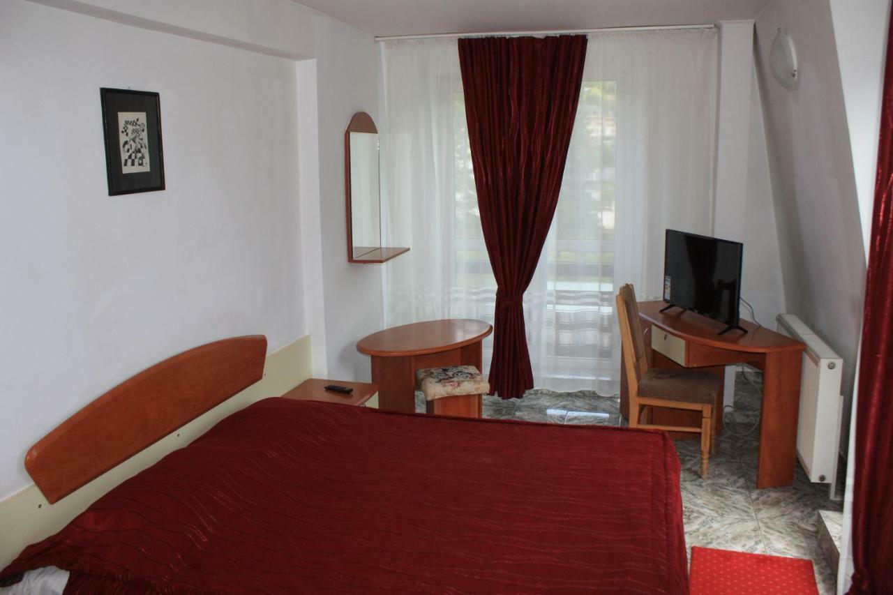 Hotel Vila Mihail Buşteni Exterior foto