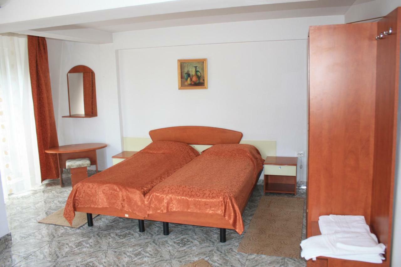 Hotel Vila Mihail Buşteni Exterior foto